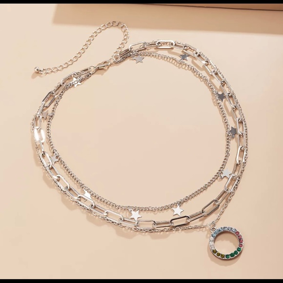 Layered necklace with pendant - Picture 3 of 5